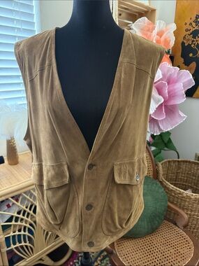 Vintage 80s/90s La Matta Tan Suede Leather Debossed Sporting Utility Safari Vest